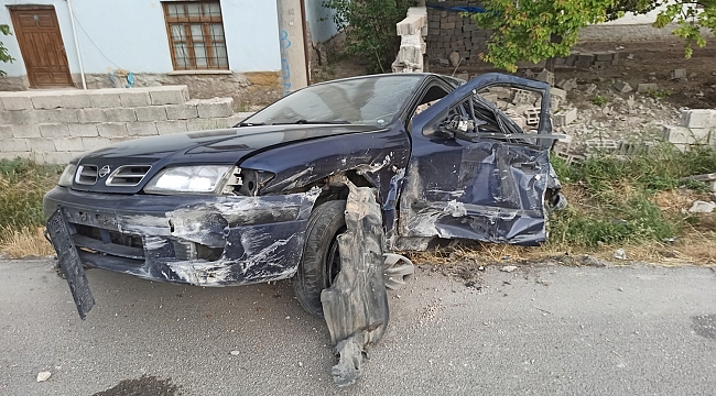Hurdaya dönen otomobilden burnu bile kanamadan kurtuldu
