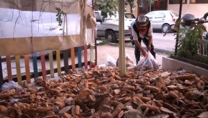 İsrafa dikkat çekmek için 30 çuval ekmek toplayıp film çektiler