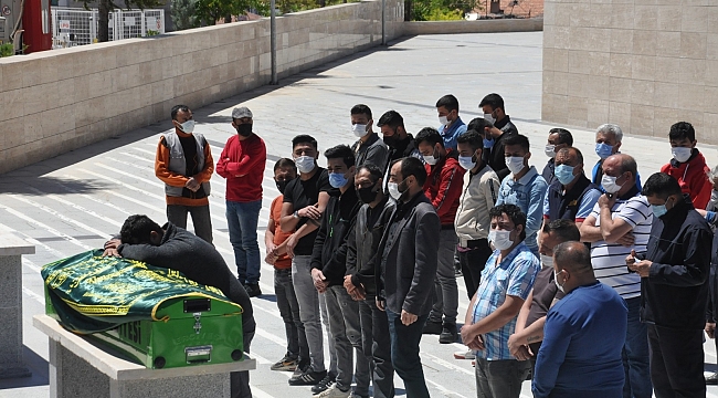 İtfaiye aracının altında kalan 30 yıllık itfaiye erine acı veda