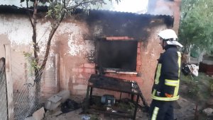 Karaman'da evin ayşenesi yandı