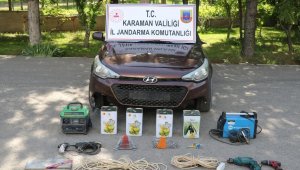 Karaman'da Kiralık otomobille köylerden ne bulduysa çaldı