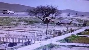Karamanda Motosikletin yol kenarına uçma anı kameraya yansıdı