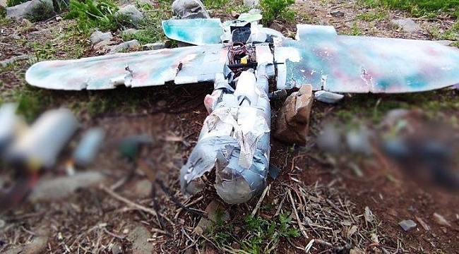 Mehmetçiğin dikkati sayesinde, teröristlerin saldırı için kullandığı maket uçak düşürüldü