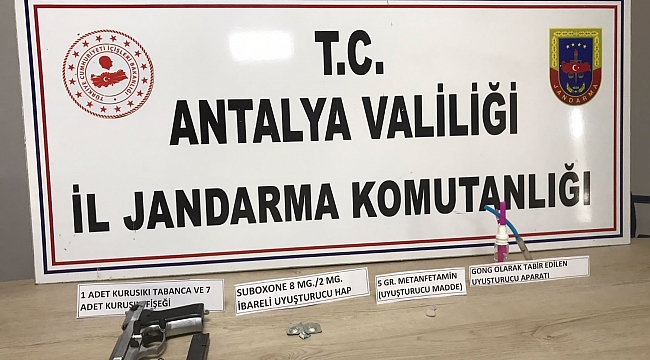 Uygulama noktasında uyuşturucu ve kurusıkı tabanca ele geçirildi