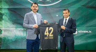 Bakan Kurum: "Konyaspor'un 100. yılında örnek bir kulüp olmasını istiyoruz"