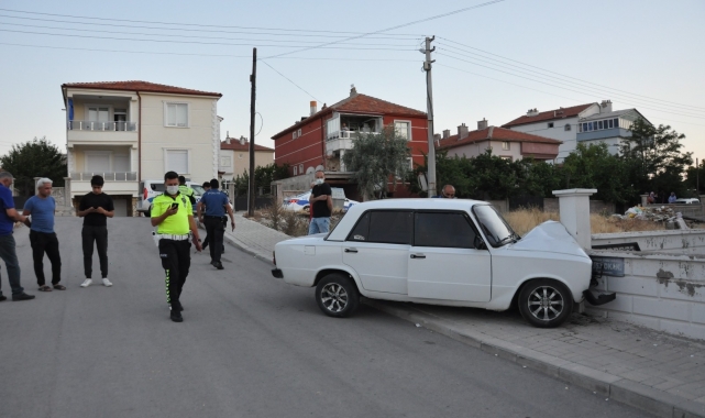 Kaza sonrası şoka giren sürücü "Ben mi kaza yaptım" dedi