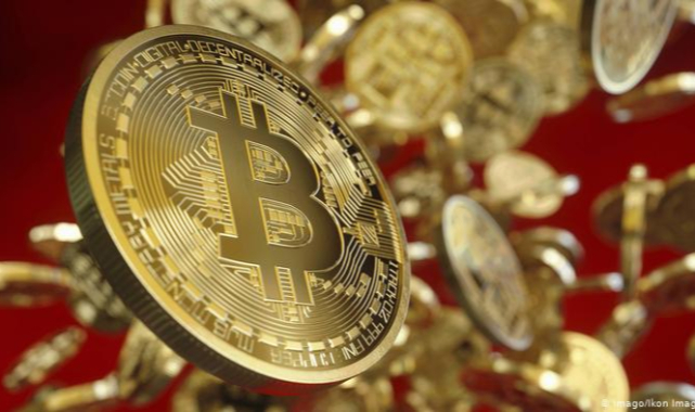 İlk Bitcoin ile Bitcoin Tarihi Hakkında Veriler Öğren