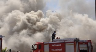 Karaman'da kereste deposunda çıkan yangın güçlükle kontrol altına alındı