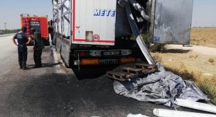 Konya'da tırın dorsesinde çıkan yangın söndürüldü