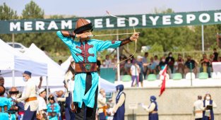 Türkiye'nin dört bir yanından okçular Meram'da ter döktü