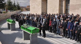 Kazada ölen genç öğretmen son yolculuğuna uğurlandı