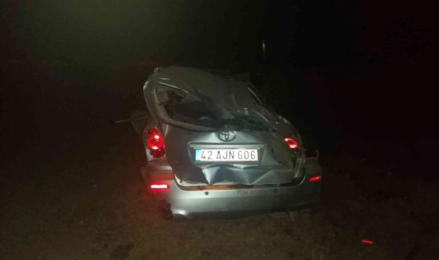 Otomobil yük treninin vagonuna çarptı: 5 yaralı