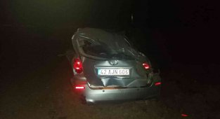 Otomobil yük treninin vagonuna çarptı: 5 yaralı