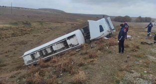 Konya'da akaryakıt taşıyan tanker devrildi: 1 ölü