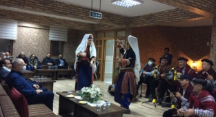 Eğitimci ve kursiyerlerden moral programı