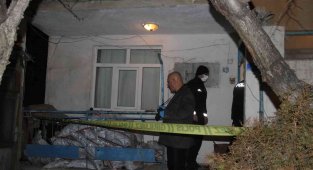 Emekli polis memuru evinde ölü bulundu