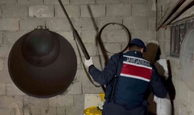 Aksaray'da jandarmadan kaçak silah ve uyuşturucu operasyonu