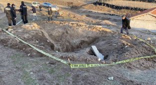 Define ararken kazdığı tünelin altında kalarak can verdi