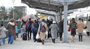 Karaman'da Yüksek Hızlı Trene yoğun ilgi