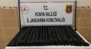 Konya'da kargoyla Hakkari'ye gönderilen 100 adet av tüfeği namlusu ele geçirildi