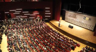 Konya'da Şehir Konferanslarının konuğu Hayati İnanç oldu