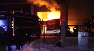 Konya'da sünger fabrikasında yangın