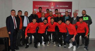 Akşehir Spor yeni teknik direktörü ve yeni transferleriyle iddialı geliyor