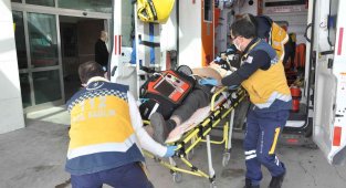 Bilinci kapalı halde bulunan şahıs ambulansta hayata döndürüldü