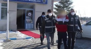 Gurbetçilerin evinden çaldığı eşyaları spotçulara satan şüpheliler yakalandı