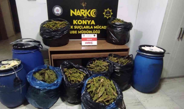 Konya'da durdurulan araçtan 48 kilo 950 gram uyuşturucu çıktı