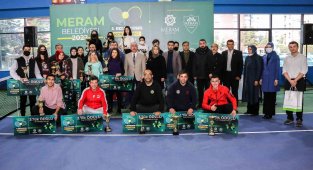 Meram 3. Kort Tenis Kış Turnuvası'nda şampiyonlar belli oldu