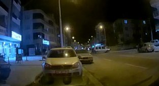 Motosikletin araca çarpma anı araç kamerasında