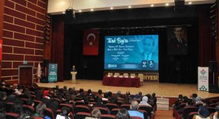 Yazar Tarık Buğra memleketi Akşehir'de anıldı