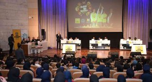 Başkan Altay "Haydi Bil Bakalım" finalinde öğrencilerin heyecanına ortak oldu