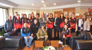Ereğli Belediyespor bayan voleybol takımı 1. lige yükseldi