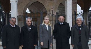 Pelin Çift ve Tufan Gündüz'den Nasreddin Hoca Türbesi'ne ziyaret