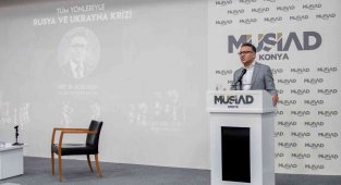 Rektör Aksoy, Rusya ve Ukrayna krizini değerlendirdi