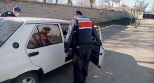 Arabada eroin, ceplerinde esrar, evlerinde uyuşturucu hap çıktı