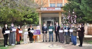 Karaman'da kanser farkındalık ağacı oluşturuldu
