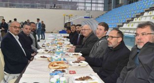 KMÜ'de yüzlerce öğrenci iftar sofrasında buluştu