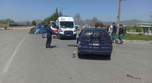 Konya'da hafif ticari araç ile otomobil çarpıştı: 1 yaralı