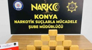 Otomobildeki eroin polisin dikkatinden kaçmadı