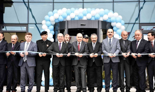 Selçuklu'da ilçe emniyet müdürlüğü ve polis merkezi amirliği binası törenle açıldı