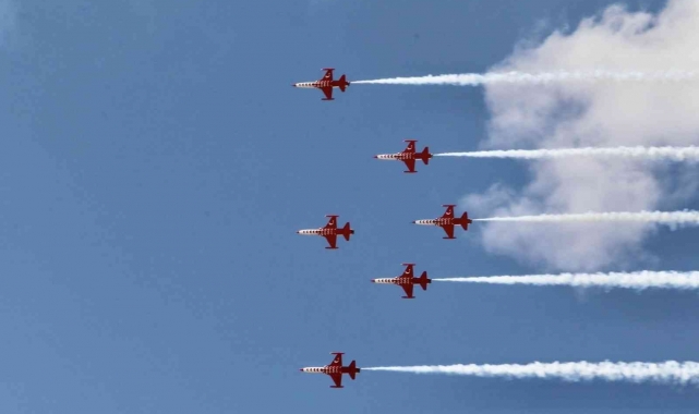 Türk Yıldızları Karaman'da gösteri uçuşu yapacak