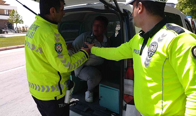 Çalıntı otomobille kaçan üniversiteli 100 kilometre sonra polise yakalandı