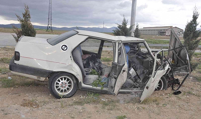 Karaman'da otomobiller çarpıştı: 3 yaralı
