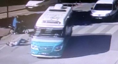 Kırmızı ışıkta durmayan minibüsün yayaya çarpması