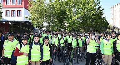 Konya'da öğrenciler okullarına güvenli bisiklet yolu ile gidiyor