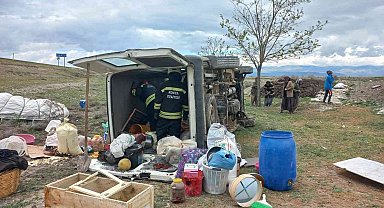 Tarım işçilerini taşıyan minibüs devrildi: 12 yaralı