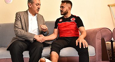 Vali Akkoyun'dan Pençe-Kilit Operasyonu gazisine ziyaret